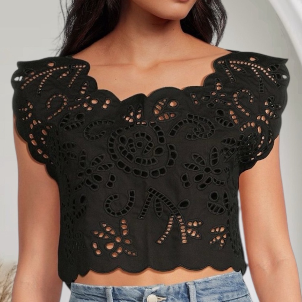 Anna & Ava Eyelet Crop Junior Top Sz L/XL Black Cotton Blouse